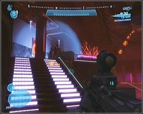 Wewnątrz klubu grasować będzie kilku Hunterów - Etap VIII- New Alexandria (2) | Opis przejścia Halo Reach - Halo: Reach - poradnik do gry