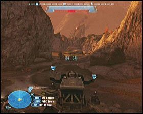 Już za pierwszym rogiem czaić się będą pierwsi wrogowie oraz dwa działka (bliższe po lewej i oddalone po prawej) - Etap IX- The Package (1) | Opis przejścia Halo Reach - Halo: Reach - poradnik do gry