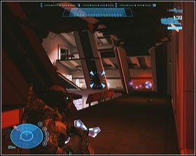 W ten sposób trafisz do klatki schodowej, która pokonując (idąc kilka kondygnacji w górę) natkniesz się na Jackali z tarczami - Etap IX- The Package (2) | Opis przejścia Halo Reach - Halo: Reach - poradnik do gry