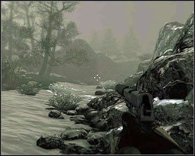 Gdy padnie martwy na ziemię, podnosimy jego AKa [1], a następnie zmieniamy broń na rewolwer z tłumikiem - Sieć Neptuna (1) | Opis przejścia Medal of Honor - Medal of Honor - poradnik do gry