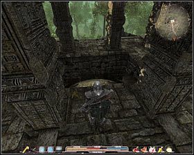 Po dotarciu do ruin możesz spotkać Zyrę #1 (M7A, 9), przy czym nie jest to przesądzone (więcej w sekcji Uwagi w początkowej sekcji opisu tego questu) - Bagna (4) | Zadania główne Arcania Gothic 4 - Arcania: Gothic 4 - poradnik do gry