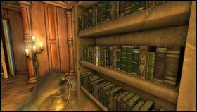 Druga jest w tej samej linii regału ale bliżej dziury przez którą weszliśmy - Amnesia Mroczny Obłęd: Entrance Hall - Archives | Opis przejścia - Amnesia: Mroczny Obłęd - poradnik do gry