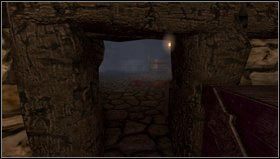 Po spenetrowaniu okolicy udajemy się do podłużnej komnaty z zastawionym stołem (są tutaj także zaklinowane drzwi) - Amnesia Mroczny Obłęd: Entrance Hall - Refinery | Opis przejścia - Amnesia: Mroczny Obłęd - poradnik do gry