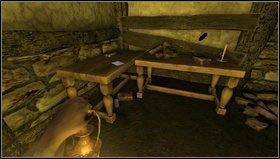 Sekcja narzędziowa magazynu składa się z dużego pomieszczenia z wielkimi beczkami oraz kilku pomniejszych pokoi, do których prowadzą drzwi - Amnesia Mroczny Obłęd: Back Hall - Storage | Opis przejścia - Amnesia: Mroczny Obłęd - poradnik do gry