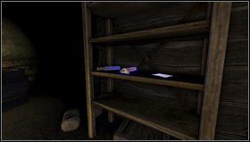 W bocznym składzie wychodzącym z tego pomieszczenia [1] leży to czego szukamy - Amnesia Mroczny Obłęd: Back Hall - Storage | Opis przejścia - Amnesia: Mroczny Obłęd - poradnik do gry