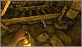 Na wprost zobaczymy drzwi (zamknięte) a wcześniej po jednej celi po obu stronach korytarza - Amnesia Mroczny Obłęd: Back Hall - Prison (Southern Block) | Opis przejścia - Amnesia: Mroczny Obłęd - poradnik do gry