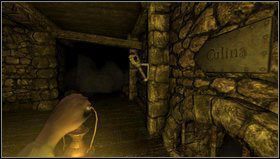 Wracamy trzymając się lewej ściany - na rozwidleniu z krzesłem także skręcamy w lewo - Amnesia Mroczny Obłęd: Prison (Northern Block) | Opis przejścia - Amnesia: Mroczny Obłęd - poradnik do gry