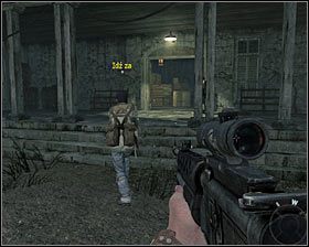 Podejdź do Woodsa #1 i przytrzymaj klawisz F, dzięki czemu automatycznie zjedziesz po linie - Operation 40 (1) | Opis przejścia gry | Call of Duty Black Ops - Call of Duty: Black Ops - poradnik do gry