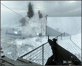 Proponuję wejść teraz do wspomnianego wyżej prawego budynku - Projekt Nova (2) | Opis przejścia gry | Call of Duty Black Ops - Call of Duty: Black Ops - poradnik do gry