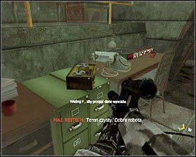 Zaczekaj aż kolega z drużyny wyważy drzwi i przystąp do oczyszczania koszar z sił wroga #1 - WMD (1) | Opis przejścia gry | Call of Duty Black Ops - Call of Duty: Black Ops - poradnik do gry
