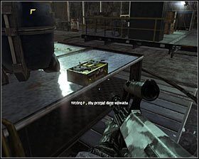 Po znalezieniu się w magazynie w pierwszej kolejności skieruj się prosto #1 - WMD (3) | Opis przejścia gry | Call of Duty Black Ops - Call of Duty: Black Ops - poradnik do gry