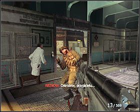 Starannie eliminuj kolejnych przeciwników, wypatrując tych, którzy mogą chować się za okiennicami #1 - Odrodzenie (1) | Opis przejścia gry | Call of Duty Black Ops - Call of Duty: Black Ops - poradnik do gry