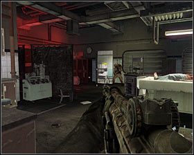 Po zejściu na poziom B-2 ponownie zaczekaj na Weavera, gdyż tylko on może odblokować dalsze przejście #1 - Odrodzenie (3) | Opis przejścia gry | Call of Duty Black Ops - Call of Duty: Black Ops - poradnik do gry