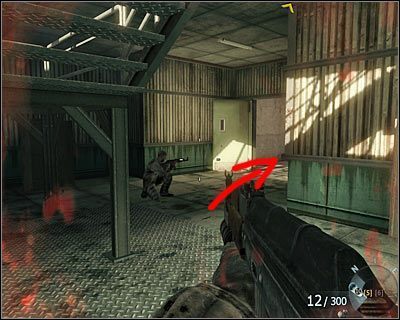 Musisz dotrzeć do miejsca, w którym główny bohater prześlizgnie się pod drzwiami podtrzymywanymi przez Sergeia - Workuta | Dane wywiadu | Call of Duty Black Ops - Call of Duty: Black Ops - poradnik do gry