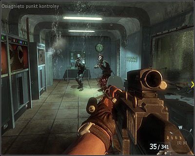 W końcowej części misji dotrzesz do pomieszczenia kontrolnego na piętrze, pilnowanego przez dwóch żołnierzy wroga - Odkupienie | Dane wywiadu | Call of Duty Black Ops - Call of Duty: Black Ops - poradnik do gry