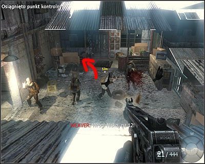 W trakcie eksploracji dachów powinieneś dotrzeć do miejsca, w którym zaczniesz zjeżdżać po metalowym fragmencie w trybie spowolnienia czasu - Dane wywiadu - Liczby | Dane wywiadu | Call of Duty Black Ops - Call of Duty: Black Ops - poradnik do gry
