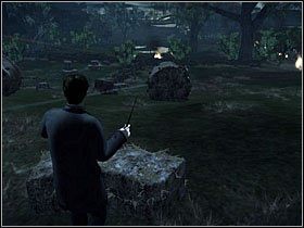 Gdy pierwsza fala nieprzyjaciół odejdzie w niebyt, skręć w lewo i skieruj się na pobliską polanę - Misja 2- Wesele | Opis przejścia Harry Potter i Insygnia Śmierci - Harry Potter i Insygnia Śmierci - część 1 - poradnik do gry