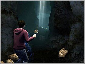 a wyjście po przeciwnej stronie po lewej - Konfrontacja (7)- Ciemne jaskinie | Opis przejścia - Harry Potter i Insygnia Śmierci - część 1 - poradnik do gry