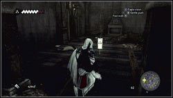 Gdy wdrapiesz się na wyższy poziom pomieszczenia, w pewnym momencie będziesz mijał otwarte drzwi [1] - Opis szczegółowy (5) | Flagi Borgii | Assassins Creed Brotherhood - Assassins Creed: Brotherhood - poradnik do gry