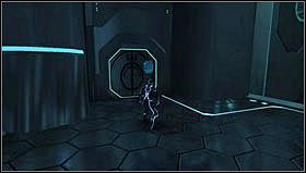 Rzucamy dyskiem w kolejny punkt zlokalizowany na ścianie - Rozdział 4 - Wojownik | Opis przejścia Tron Evolution - Tron Evolution - poradnik do gry