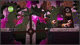 Po krótkiej przejażdżce zbieramy następne bańki i atakujemy przeciwników - Sprytne ciastka | Laboratorium Wiktorii | LittleBigPlanet 2 - LittleBigPlanet 2 - poradnik do gry