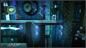 Zanim skorzystamy ze skoczni zbieramy przedmiot na dole - Jagodowe pole | Laboratorium Wiktorii | LittleBigPlanet 2 - LittleBigPlanet 2 - poradnik do gry