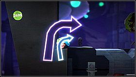 Dalsza droga prowadzi w górę po skoczniach - musimy uważać gdzie lądujemy, bo element tła zamyka się o i rozsuwa - Rury marzeń | Fabryka lepszego jutra | LittleBigPlanet 2 - LittleBigPlanet 2 - poradnik do gry