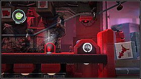 Bierzemy bombę i omijamy przesuwającą się platformę ukrywając się w zagłębieniu - Bum za zeta (1) | Fabryka lepszego jutra | LittleBigPlanet 2 - LittleBigPlanet 2 - poradnik do gry