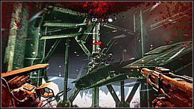 Powtórz czynność, [1] ale tym razem uważaj - na schodach powyżej czai się wróg - Mroźne wtargnięcie (3) | Opis przejścia Killzone 3 - Killzone 3 - poradnik do gry