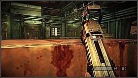 Na dole uważaj - gdy wydostaniesz się z pomieszczenia wybiegnie na Ciebie kilku Helghastów - Skrót przez złomowisko (2) | Opis przejścia Killzone 3 - Killzone 3 - poradnik do gry