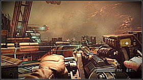 Upewnij się, że zabiłeś wszystkich lotników i zabierz CKM - Skrót przez złomowisko (2) | Opis przejścia Killzone 3 - Killzone 3 - poradnik do gry