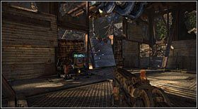 Następnie skieruj się w stronę kolejnych baraków - Akt I - Rozdział 2 (1) | Opis przejścia Bulletstorm - Bulletstorm - poradnik do gry