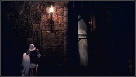 Po prawej będzie kołowrót [1], który otworzy kraty, blokujące naszych kompanów - Maszyny Leonarda (2) | Zadania poboczne Assassins Creed Brotherhood - Assassins Creed: Brotherhood - poradnik do gry