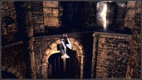 Idąc dalej prosto, dotrzesz do kolejnej komnaty [1] - Sekwencja 2 - Legowisko bestii (1) | Opis przejścia AC Brotherhood - Assassins Creed: Brotherhood - poradnik do gry