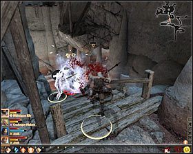 Warto oczywiście dokładnie zbadać wszystkie boczne pomieszczenia jaskiń, choć w celu kontynuowania misji musisz wybrać południowe drzwi #1 - Obietnica prochu strzelniczego | Questy główne - Akt 1 | Solucja Dragon Age II - Dragon Age II - poradnik do gry