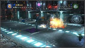 Po pierwszej potyczce pokonaj go jeszcze raz, a kiedy się ukryje za barykadą skorzystaj z panelu [1] - Generał Grievous (2) | Tryb fabularny | LEGO Star Wars III The Clone Wars - LEGO Star Wars III: The Clone Wars - poradnik do gry