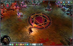 Dalej pora na ognistego anioła, którego pokonujemy podobnie jak i poprzednie podobne kreatury - Misja 17 - Crystal Throne | Opis przejścia Dungeons - Dungeons - poradnik do gry