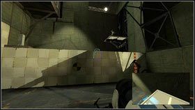 Druga maszyna powinna teraz stanąć na czerwonym podeście [1] - Rozdział 5 - Żele mobilności (1) | Tryb współpracy Portal 2 - Portal 2 - poradnik do gry