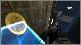 Po zejściu niżej, granatowa dziura powinna znaleźć się na ścianie z prawej w odległości skoku [1] - Rozdział 3 - Świetlna bariera (2) | Tryb współpracy Portal 2 - Portal 2 - poradnik do gry