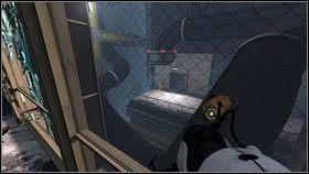 Idąc cały czas prosto, dotrzesz do pomieszczenia z czerwonym przyciskiem [1] - Rozdział 9 - Teraz musi Cię zabić (2) | Opis przejścia Portal 2 - Portal 2 - poradnik do gry