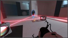 Żeby trafić w trzeci, weź drugie pudło, a następnie ustaw je pod wiązką celującą w podłogę [1] - Rozdział 4 - Niespodzianka (2) | Opis przejścia Portal 2 - Portal 2 - poradnik do gry