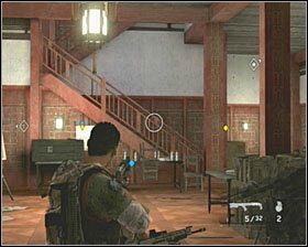 Gdy wszyscy zginą wejdź do budynku, poczym skieruj się na pierwsze piętro [Intel #3] zabijając kilku ostatnich wrogów (tych będzie paru więc nie powinieneś mieć z nimi problemów) - Means to an End | Opis przejścia SOCOM Polskie Siły Specjalne - SOCOM: Polskie Siły Specjalne - poradnik do gry