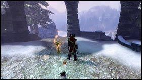 W środki biegnij cały czas prosto, aż do wyjścia po drugiej stronie [1] - Złote Klucze | Złote drzwi i klucze Fable 3 - Fable III - poradnik do gry