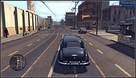 Kolejny cel podróży to bar, w którym Adrian i Frank są stałymi gośćmi, tak więc otwórz notatnik i zaplanuj wyprawę do lokacji [Cavanaghs Bar - Corner Aliso and Hewitt] #1 - Case 5 - The Drivers Seat (3) | Główne śledztwa w LA Noire - L.A. Noire - poradnik do gry