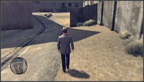 Podnieś kapelusz i dokonaj przybliżenia obrazu na znajdującym się na nim napisie, który potwierdzi wcześniejsze podejrzenia odnośnie imienia ofiary #1 - Case 10 - The Silk Stocking Murder (1) | Główne śledztwa w LA Noire - L.A. Noire - poradnik do gry