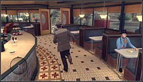 Wybiegnij z budynku, a po minięciu kontenerów na śmieci skręć w prawo #1 - Case 14 - The Black Caesar (3) | Główne śledztwa w LA Noire - L.A. Noire - poradnik do gry