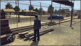 Podejdź do prawej bramki #1 i zaczekaj aż Kelso przedostanie się na drugą stronę - Case 19 - House of Sticks (2) | Główne śledztwa w LA Noire - L.A. Noire - poradnik do gry