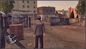 Odszukaj w oznaczonym punkcie wyraźnie odgrodzony obszar #1 - Taśmy - Mapa 4 | Taśmy filmowe w LA Noire - L.A. Noire - poradnik do gry