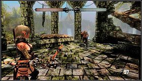 Po pokonaniu wrót wejdziemy do dość mocno zaniedbanego korytarza [1], przeciśniemy się pod konarem drzewa, aby znaleźć się w okrągłym pomieszczeniu z kamiennym ołtarzem przysypanym kośćmi [2] - Prolog- Fontanna Elishy | Opis przejścia Hunted Kuźnia Demona - Hunted: Kuźnia Demona - poradnik do gry