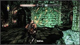 Bez względu na drogę, którą wybraliśmy znajdziemy się w komnacie z kamiennym słupem zabezpieczonym przed przewróceniem parą lin [1] - Prolog- Fontanna Elishy | Opis przejścia Hunted Kuźnia Demona - Hunted: Kuźnia Demona - poradnik do gry